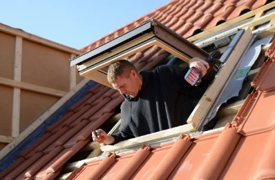 Pose de fenêtres de toit Velux à Anlhiac